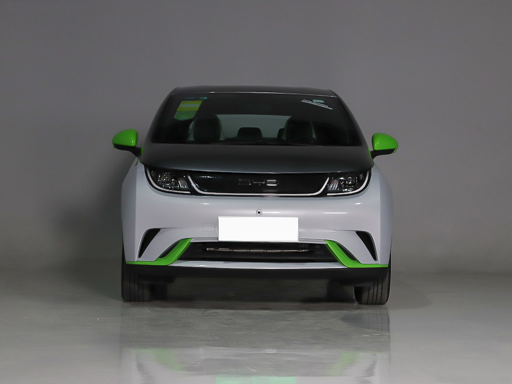 EV BYD Dolphin Electric Car 70kW 405KM Durable 5 Seater 4 Wheel