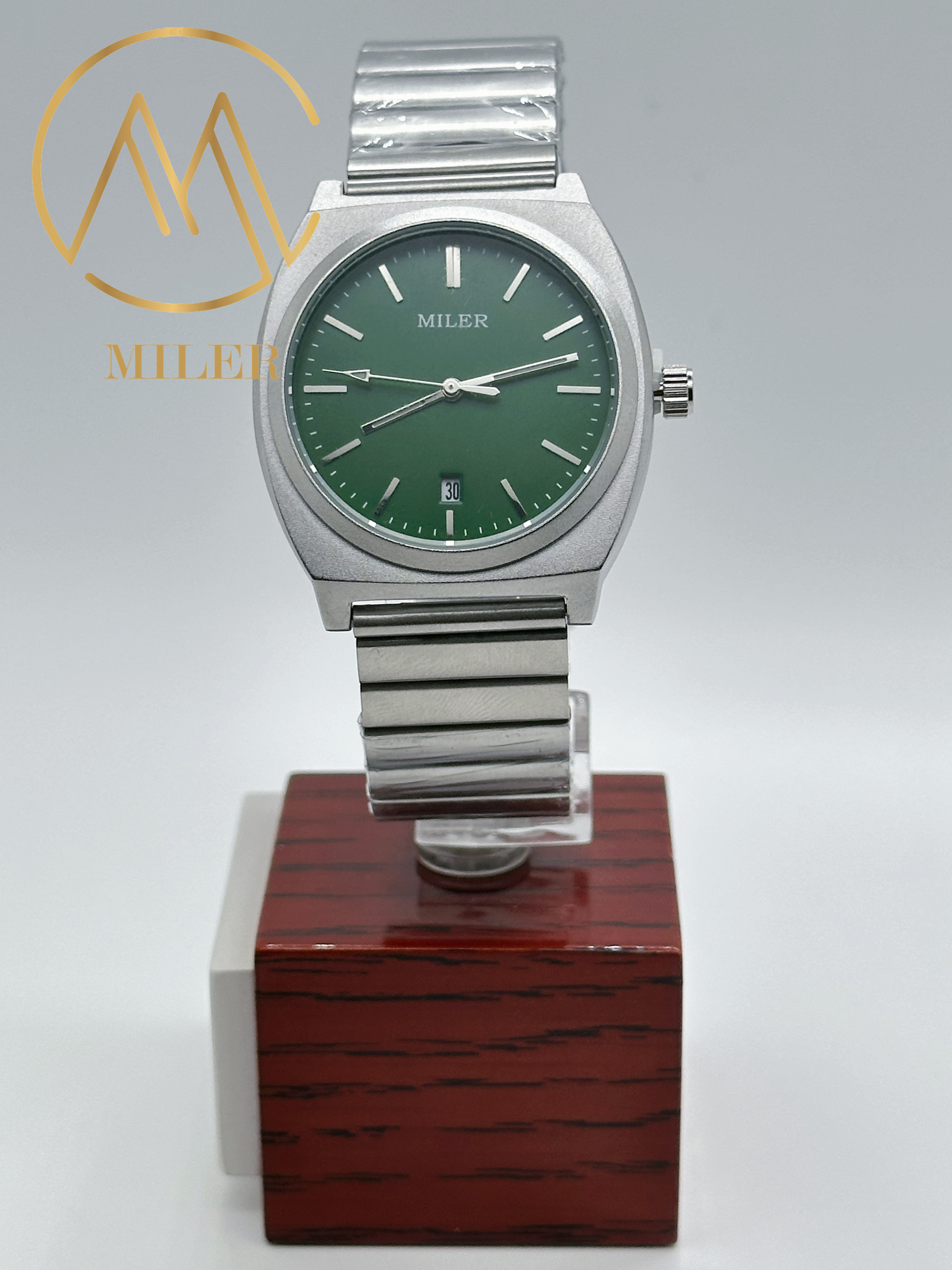 Water-Resistant Quartz Watch For Men With Custom Logo And Digital Display