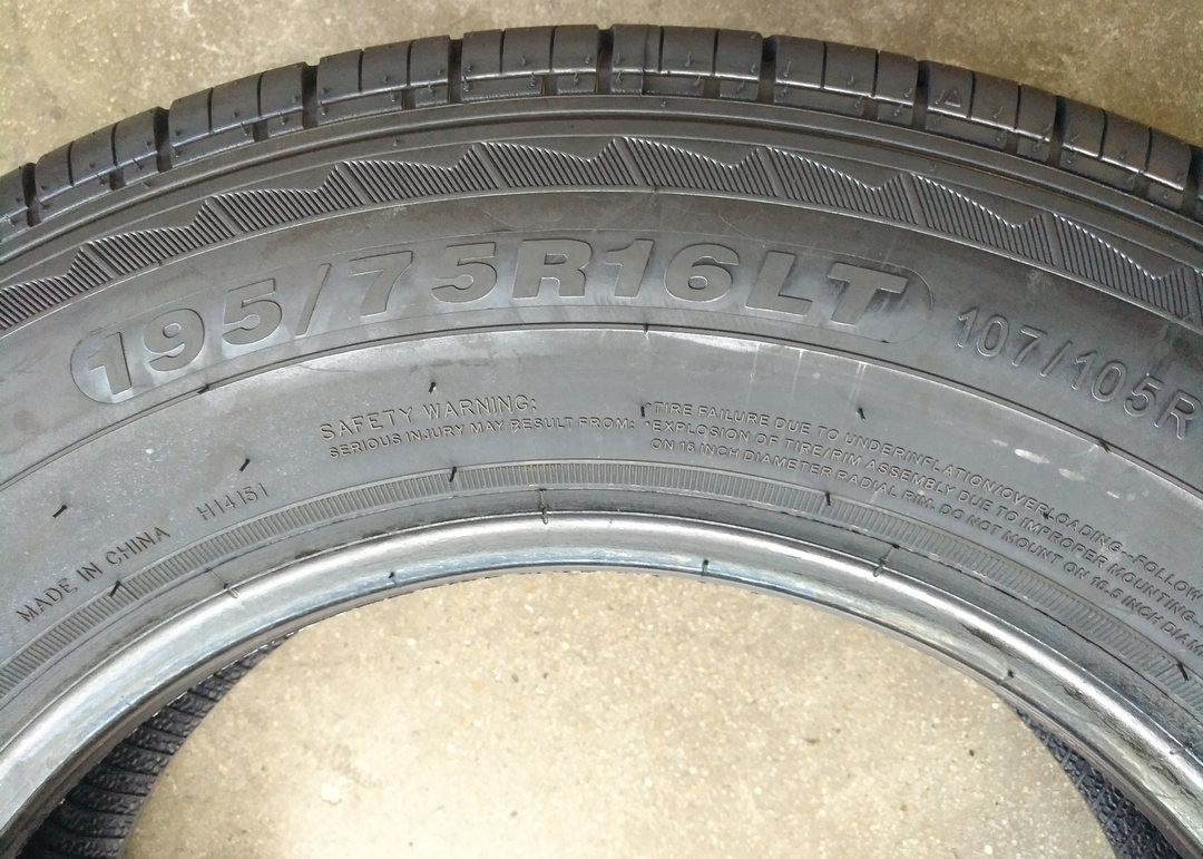 All Season Mud Tires For Trucks 195/75R16LT Well Performance Of Water Draining