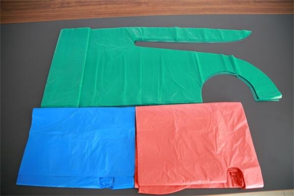 Buy cheap Polythene Disposable Medical Aprons , Throw Away Aprons For Hygiene Nursing from wholesalers