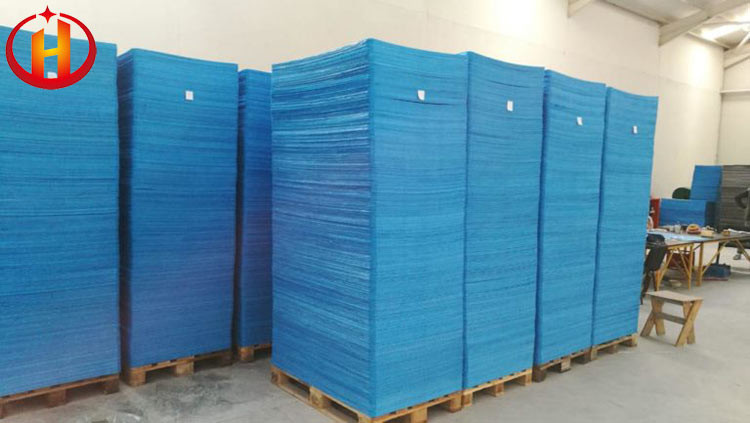 Eco Friendly Smooth Blue Corrugated Plastic Sheets Corrosion Resistant