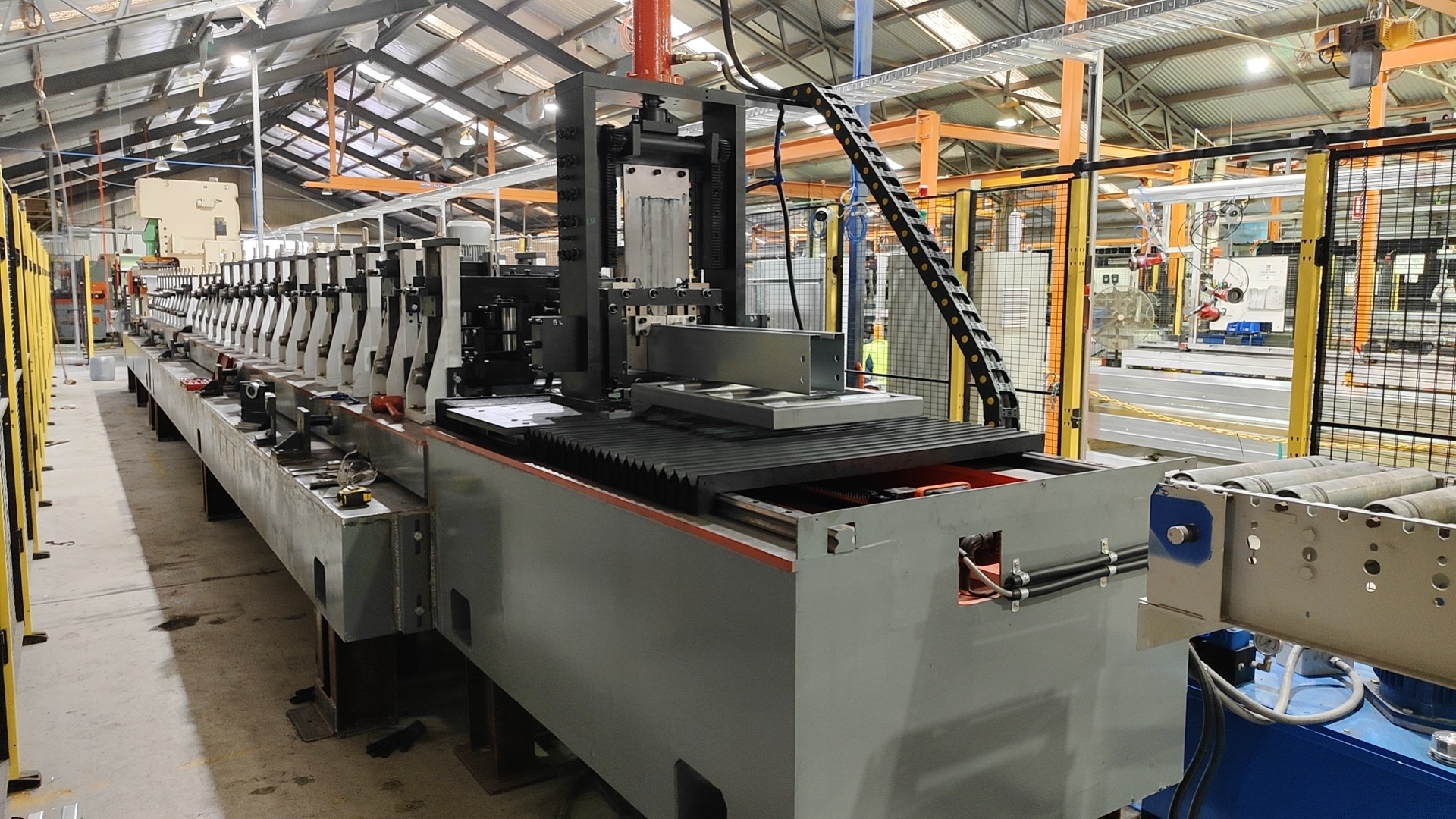 380V Strut Channel Rolling Forming Machine 50Hz / 3Phase 18.5KW Punching Press