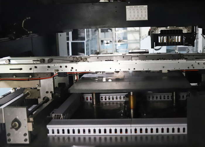 Yamaha YG100 Chip Mounter image 2