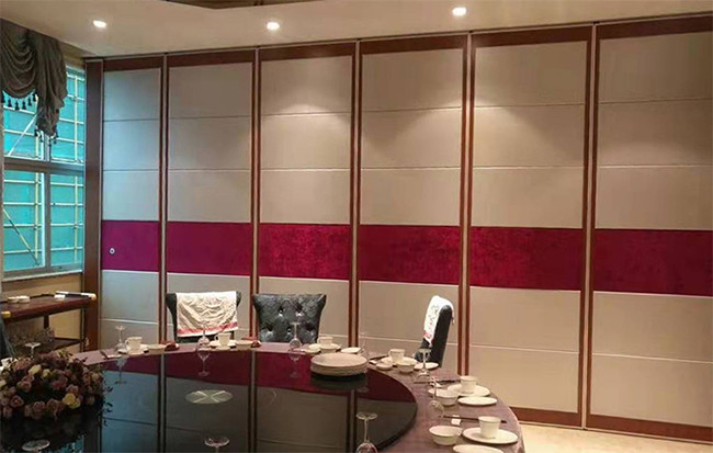 Gold Edge 38-45db Soundproof Sliding Folding Wall Partition For Restaurant