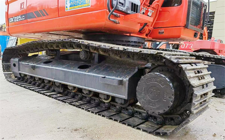 Doosan 225 Excavator 22 Ton Crawler Chain Made in Korea with 21800 KG Operating Weight