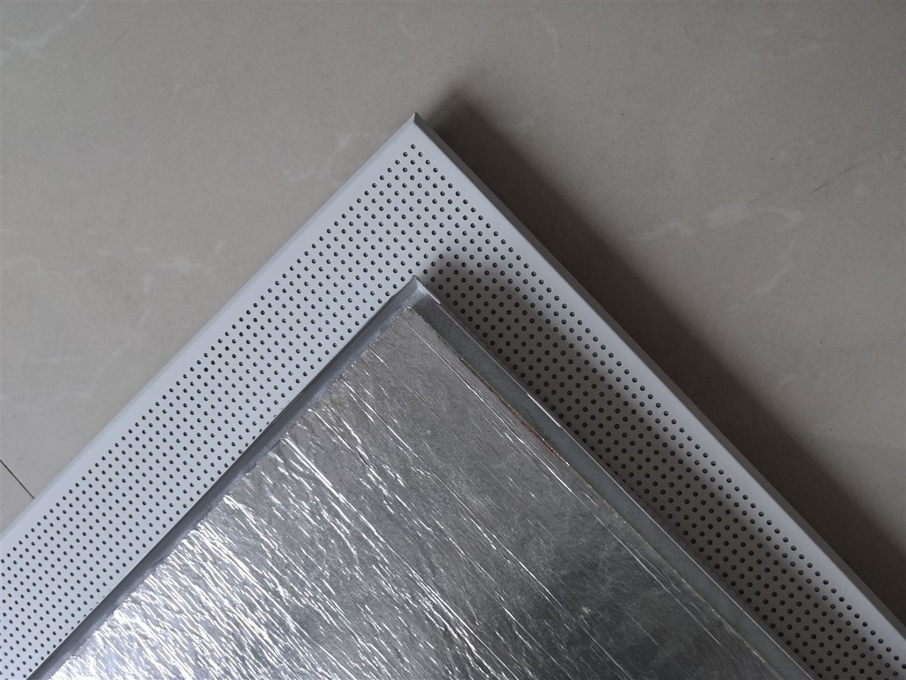 Aluminum Alloy 600x600mm Lay In Ceiling 0.5mm Thick For Meeting Room