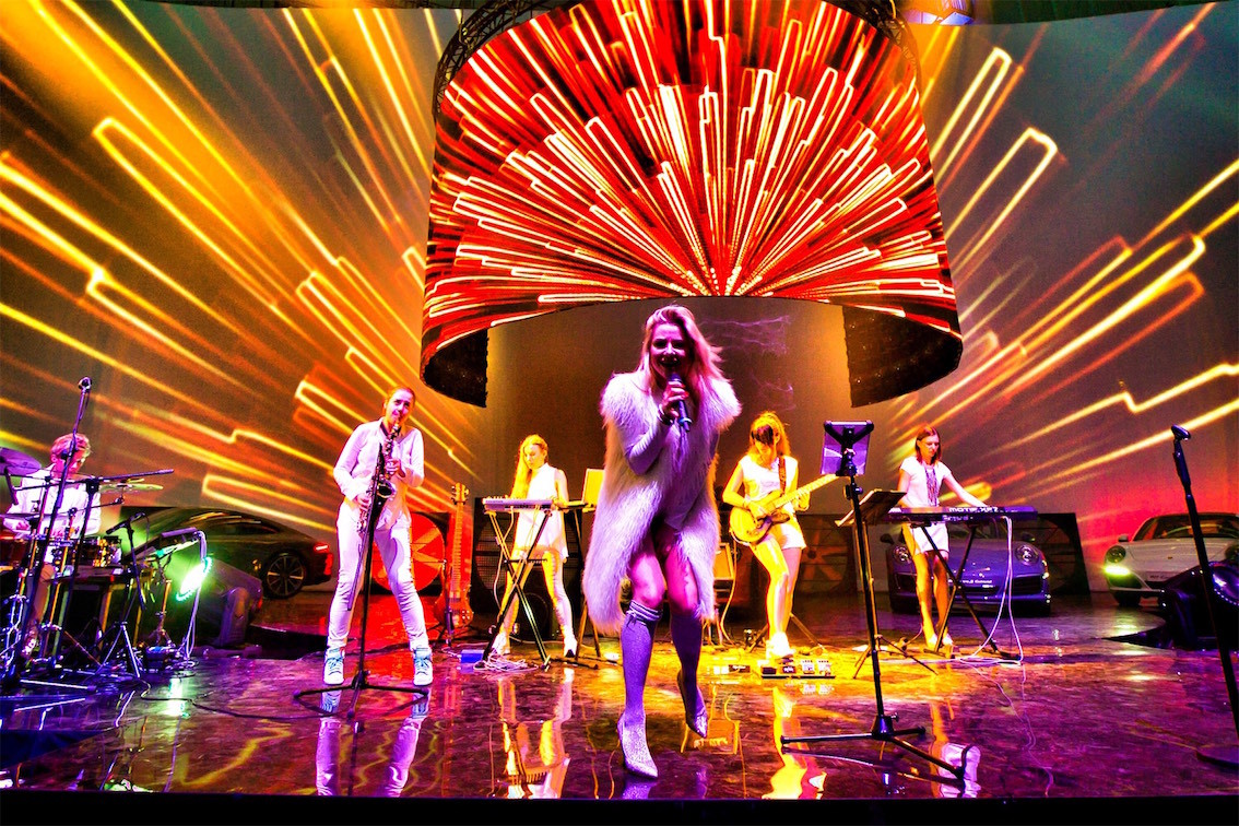 High Brightness 6000cd Indoor Outdoor 2K 4K Led Rental Display Led Screens For Events