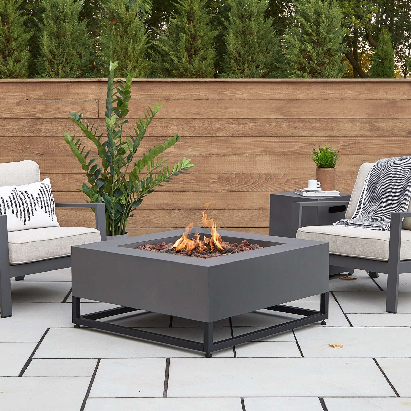 Outdoor Living Square Steel Gas Fire Pit Table with Adjustable Flame Height Function