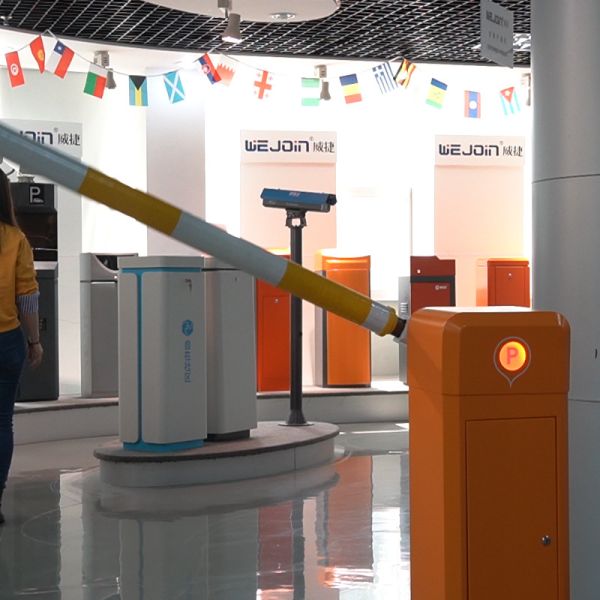 Bus Station LED Intelligent Boom Barrier Gate Entrance Gate Security Systems