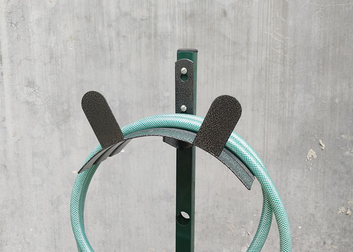 Outdoor Lightweight Hanging Hose Holder 0.95kg Backyard Lawn Easy To Install