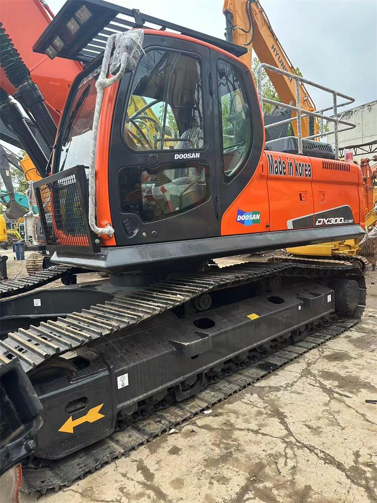 Doosan DX60 DX80 DX75 DX150 DX225 Excavators with 29500KG Operating Weight