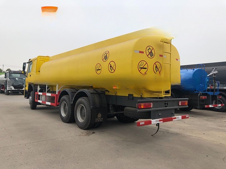 LHD RHD Driving Type Sinotruk Tipper Truck 20000 Liters 6000 Gallon Howo 6x4 380hp