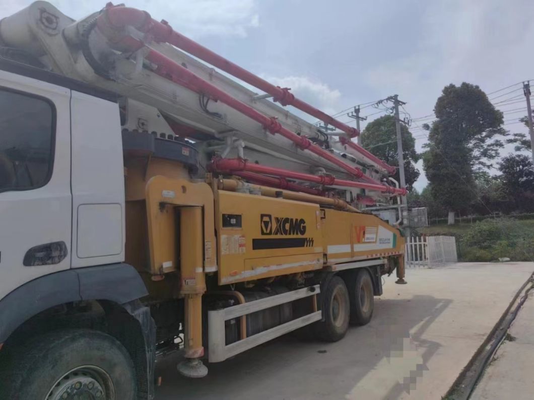 Xg Concrete Pump Truck 52 Meters Installed on a Mercedes-Benz Truck for Sale