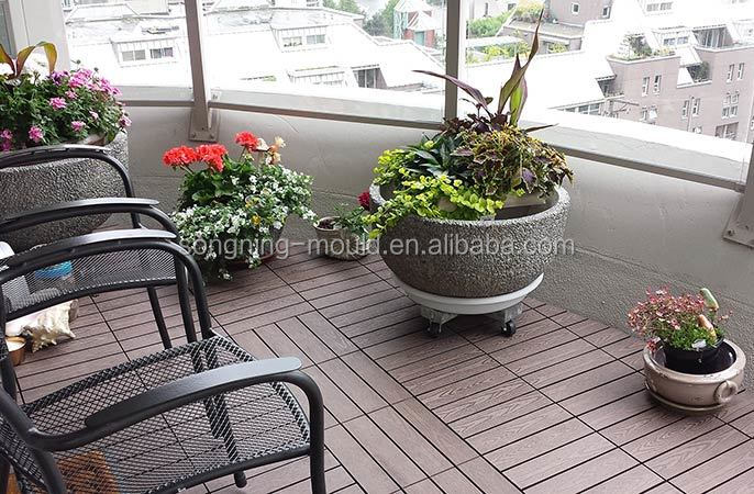 300mm*300mm Square Bathroom Deck Tile Made of Wood and Plastic Composite Material