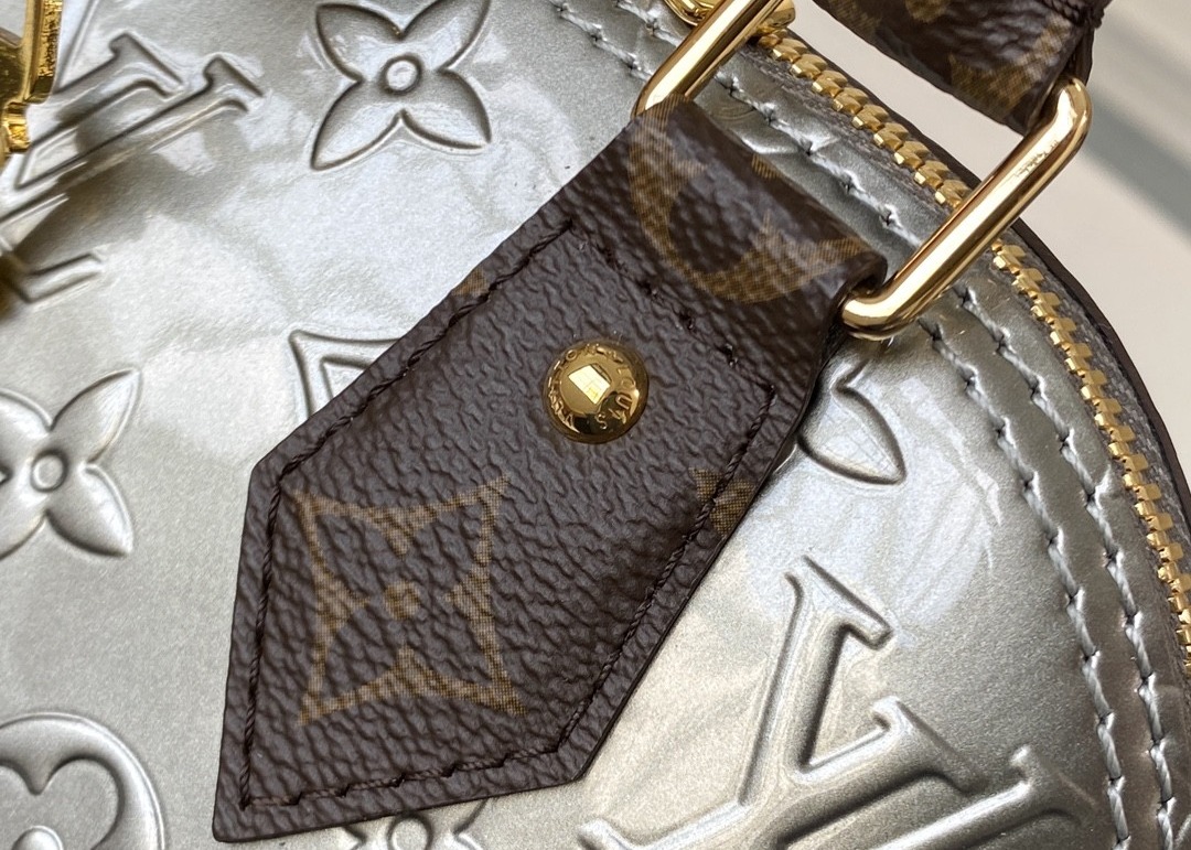 Sliver Shell Vernis Leather Womens Luxury Handbag Zipper Open