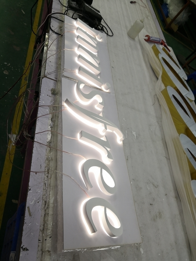 Custom LED Edge Lit Acrylic Sign Board Elegant Style Mirror Polished