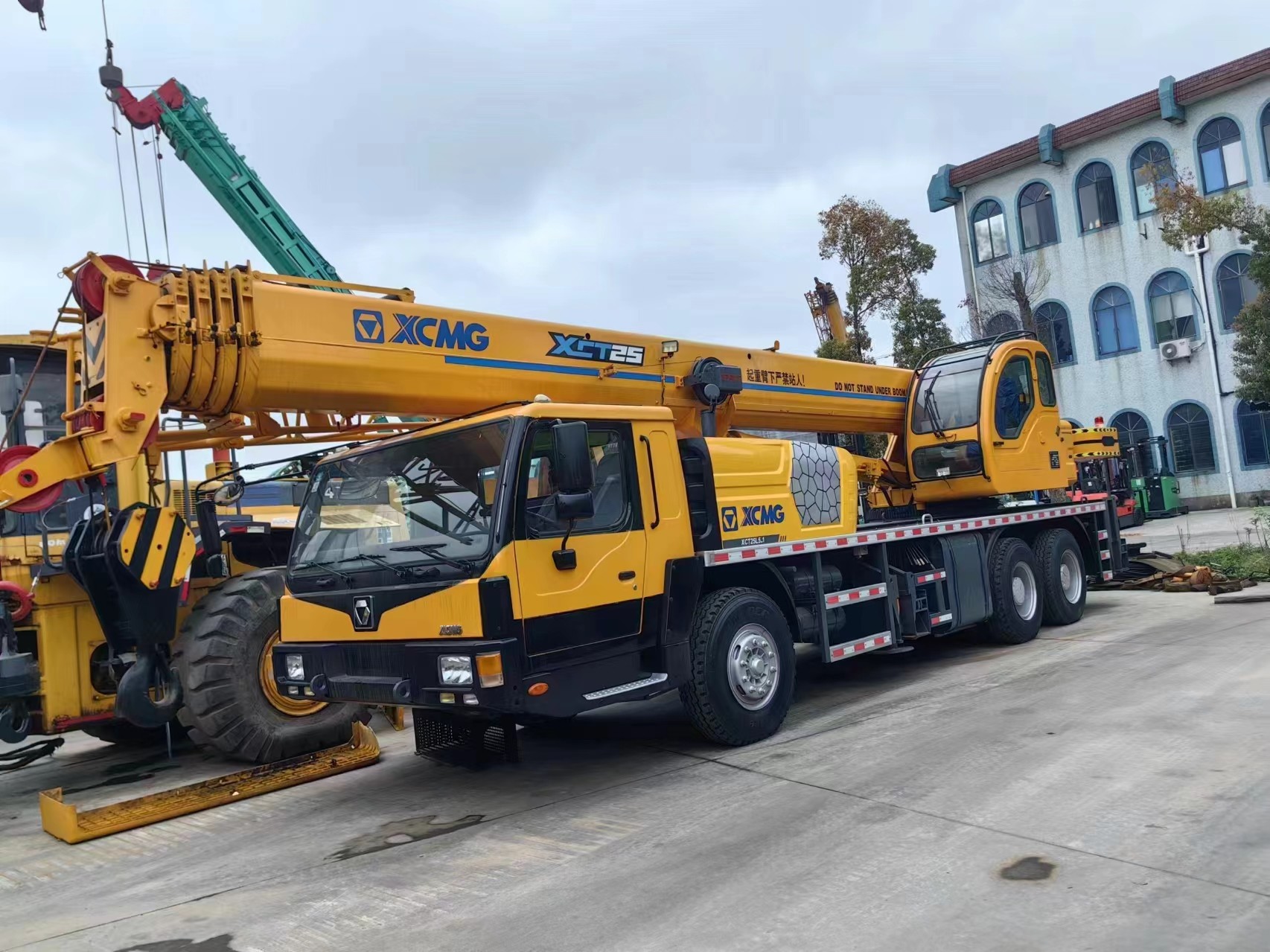 Constrction Lifting Equipment Used Crane XCMG QY25 Loading Capacity 25 Ton