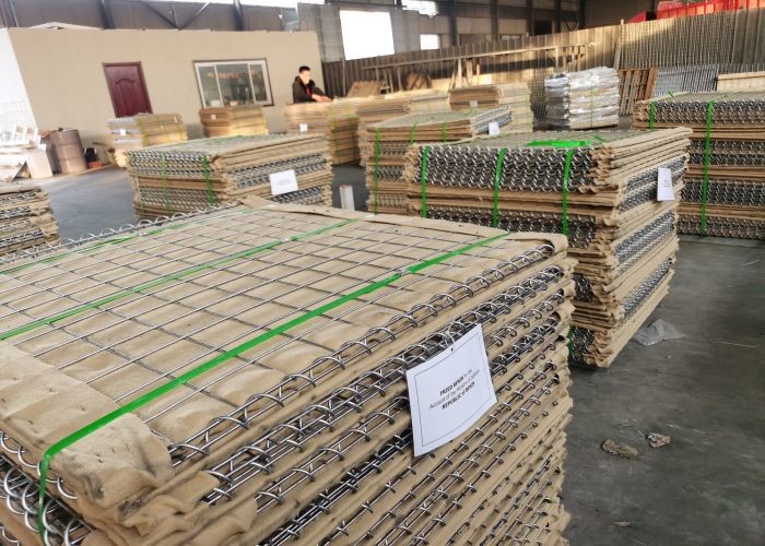 Economic itary Defensive Barrier with Spiral Distance 4mm for itary Applications Sand filled barriers