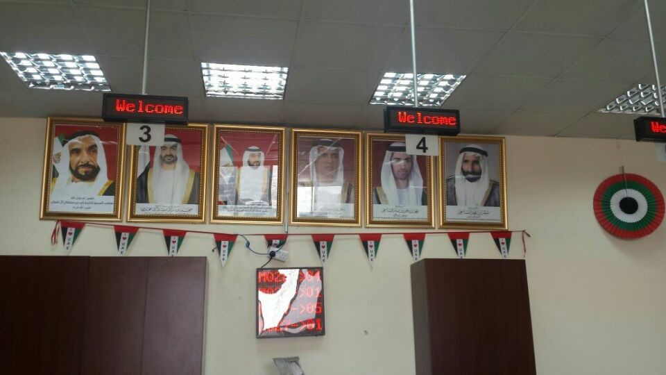 LCD Counter Arabic French English Multilingual Queue Management System For Bank/Hospital/Clinic Service Center