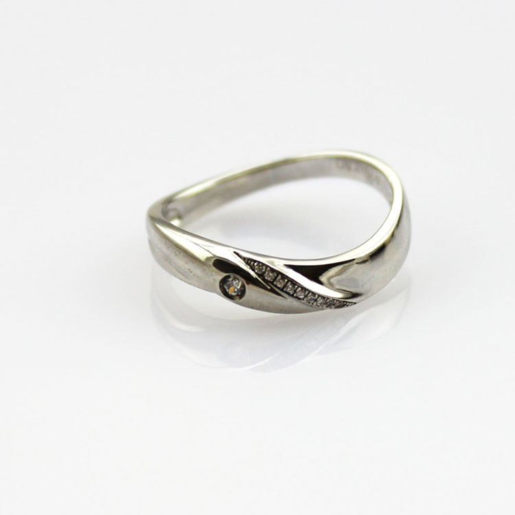 925 Sterling Silver Engagement Ring with Cubic Zirconia (F76)