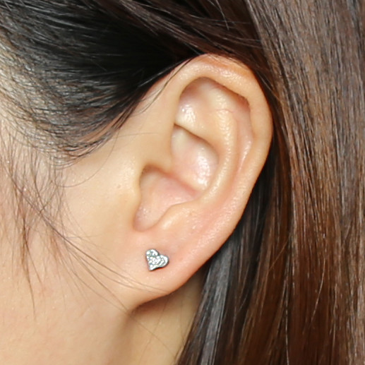 Europe hot sale body piercing jewelry heart shaped stud earrings for women