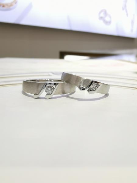 Buy cheap Hollow Notes OEM ODM Nifty 18K Gold Diamond Couple Rings from wholesalers