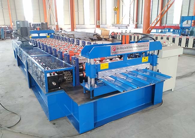 Coil Width 1000mm Automatic Roll Forming Machine , PPGI Wall Sheet Roll Forming Machine