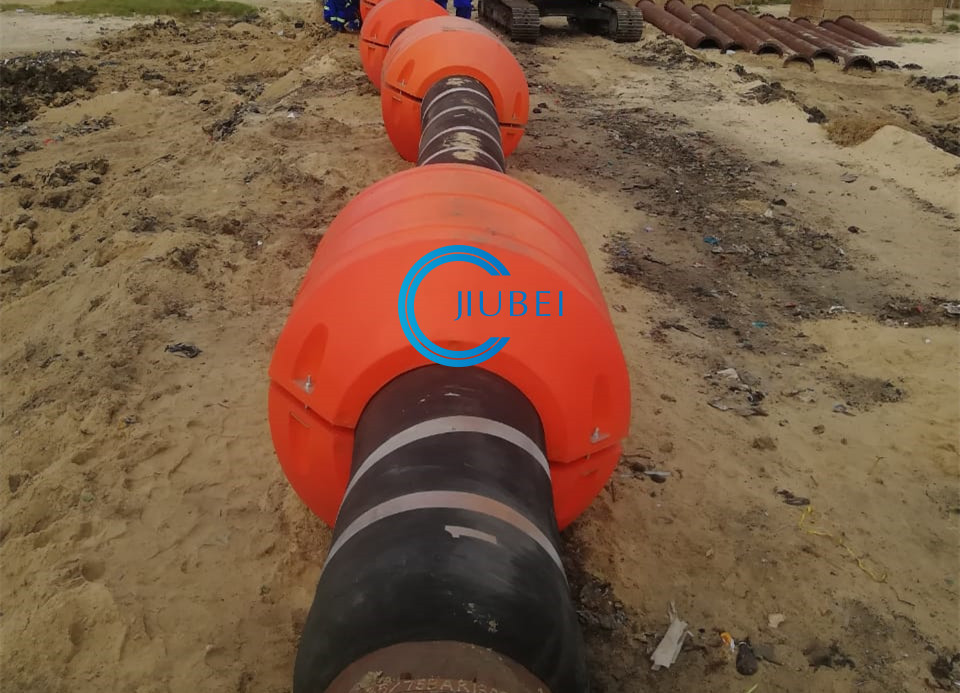 Hot Galvanised Dredging Pipe Floats Easy Installation Impact Resistance Stainless Steel Bolts