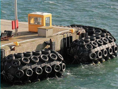 80KPa Rubber Wharf Yokohama Pneumatic Fender 1000mm To 6500mm Length