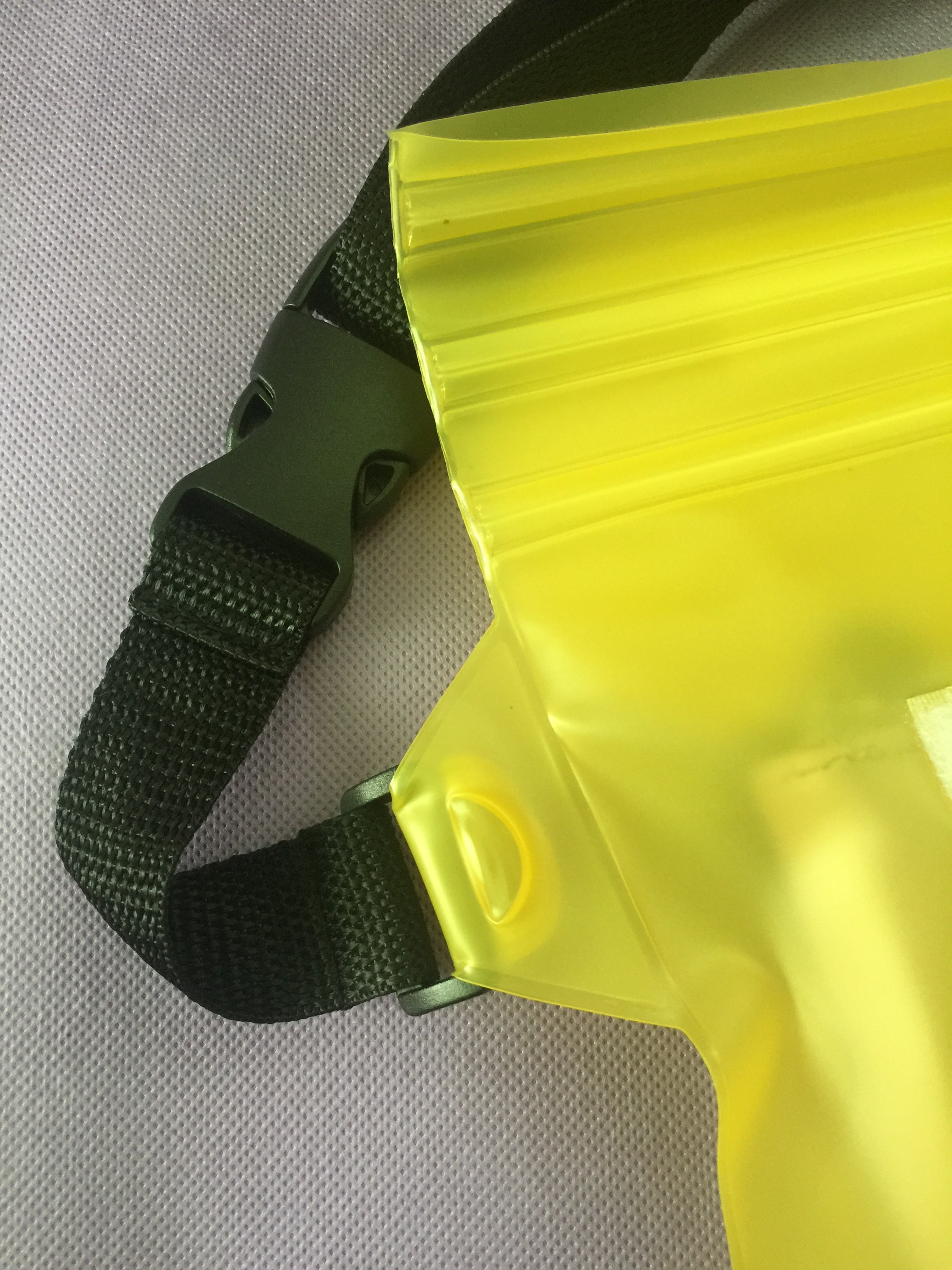 OEM Clear PVC Waterproof Phone Bag , PVC Beach Bag With Waistband