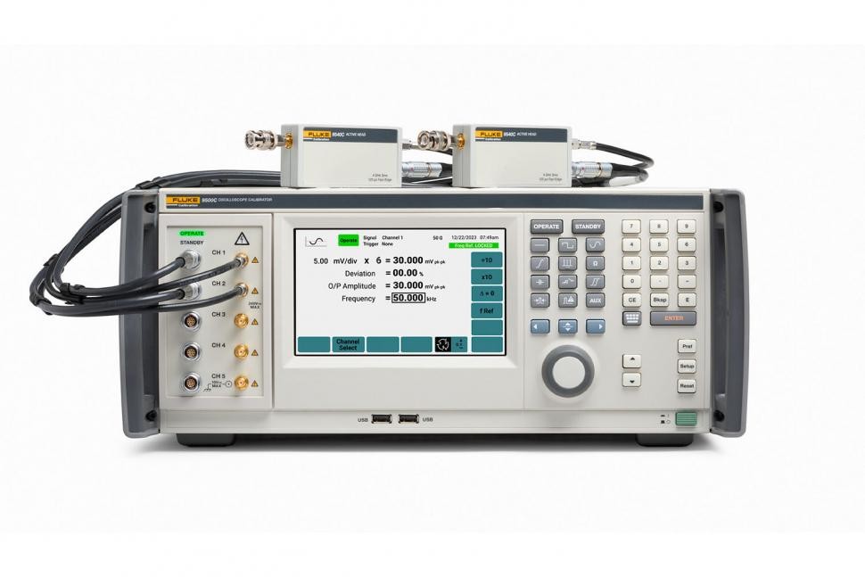 Fluke 9500C Oscilloscope Multi Function Calibrator Durable Fully Automated