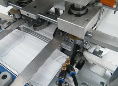 Medical 3ply 150pcs/Min Non Woven Face Mask Making Machine