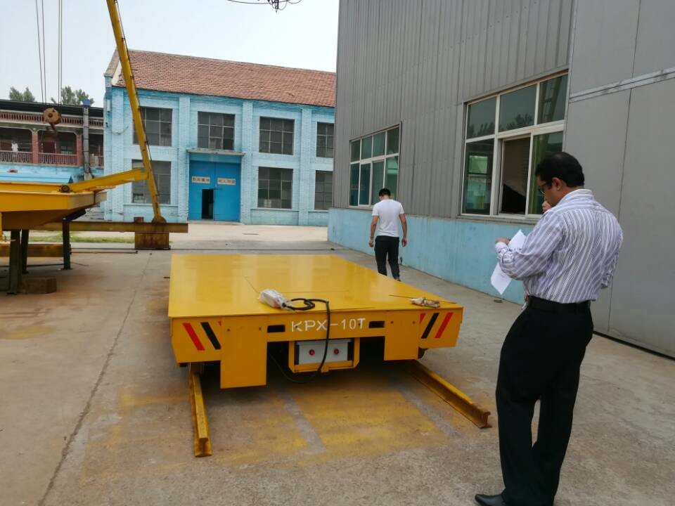 Steel Plant On Rail Transfer Cart , Hydraulic Lifting Motorized Rail Cart Molten Steel Carriage