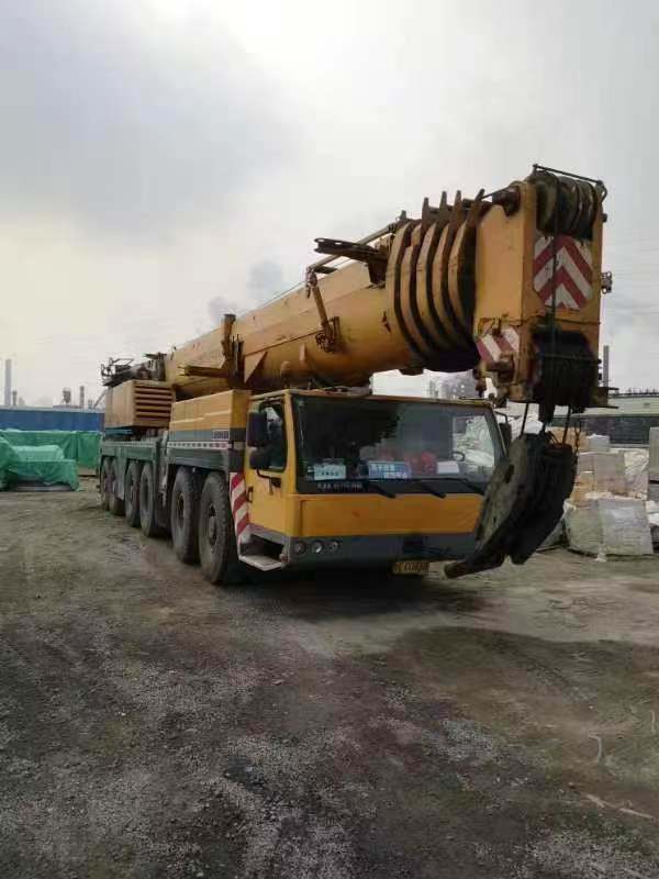 11 Years Liebher Large Crane, Lifting up to 250 Tons