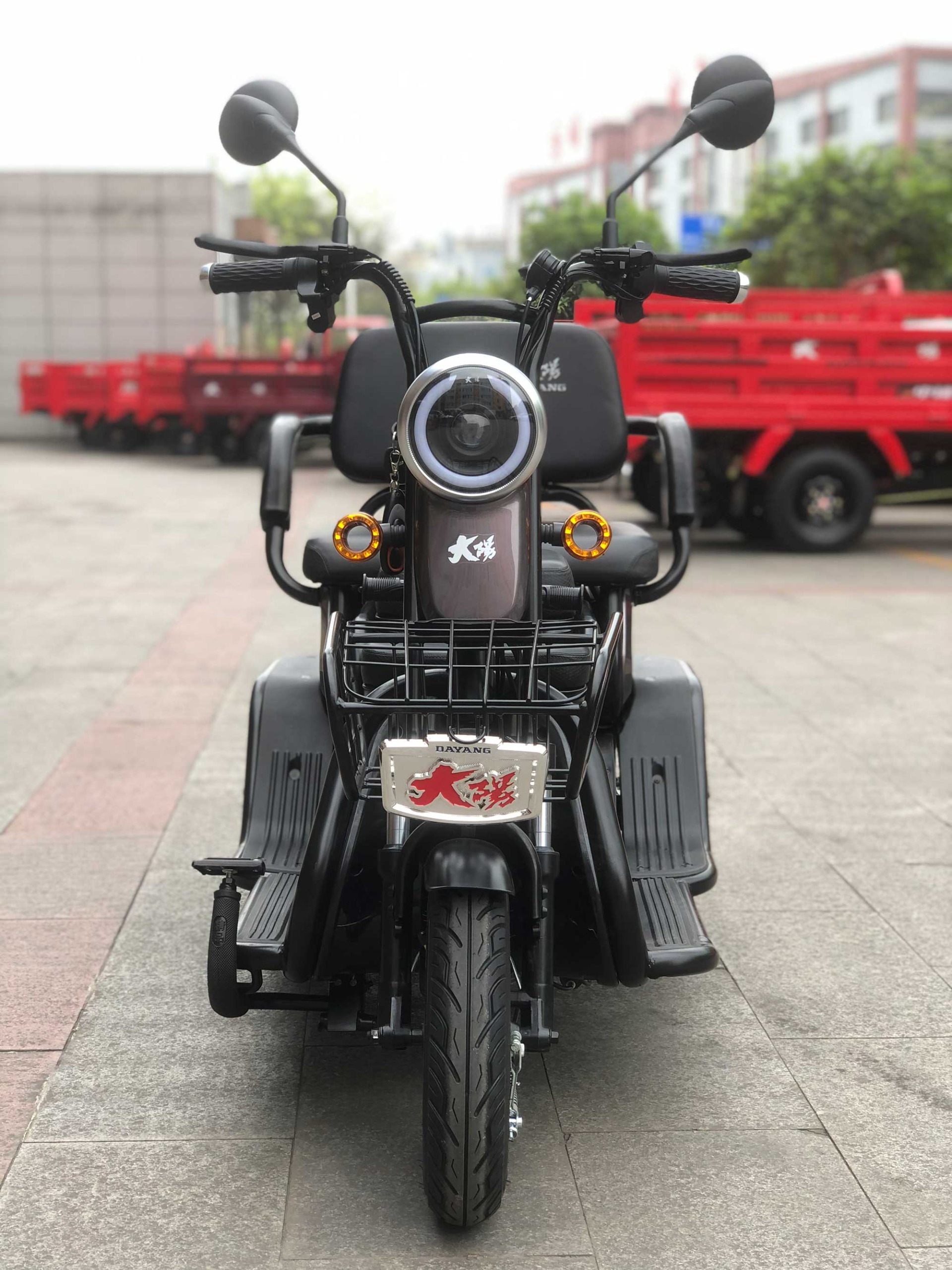 Environmental Motorcycle Tricycle For Adult Leisure From 1950mm*800mm*1050mm