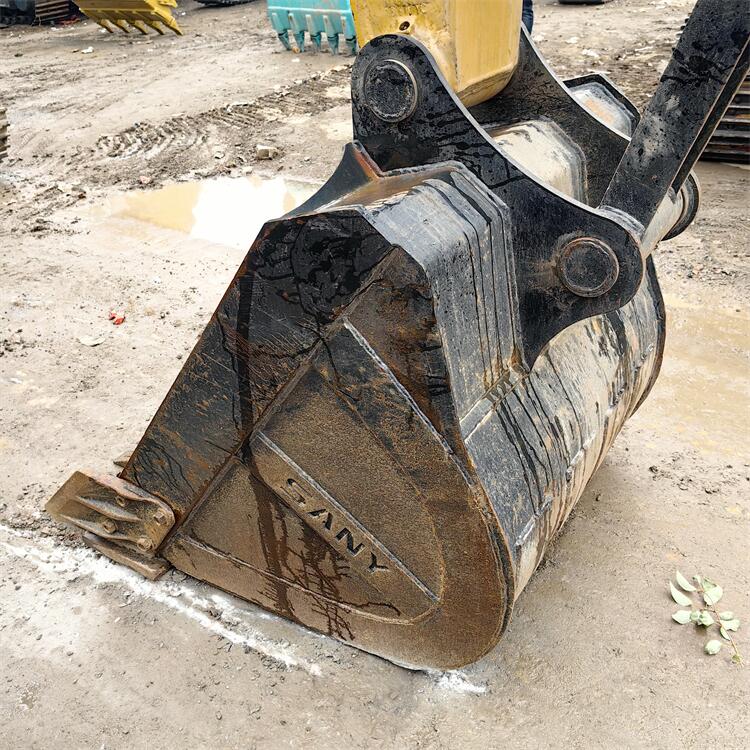 118KW Good Health Sany SY215 Digger Machine in 2021 Model with 0.93m3 Bucket Capacity