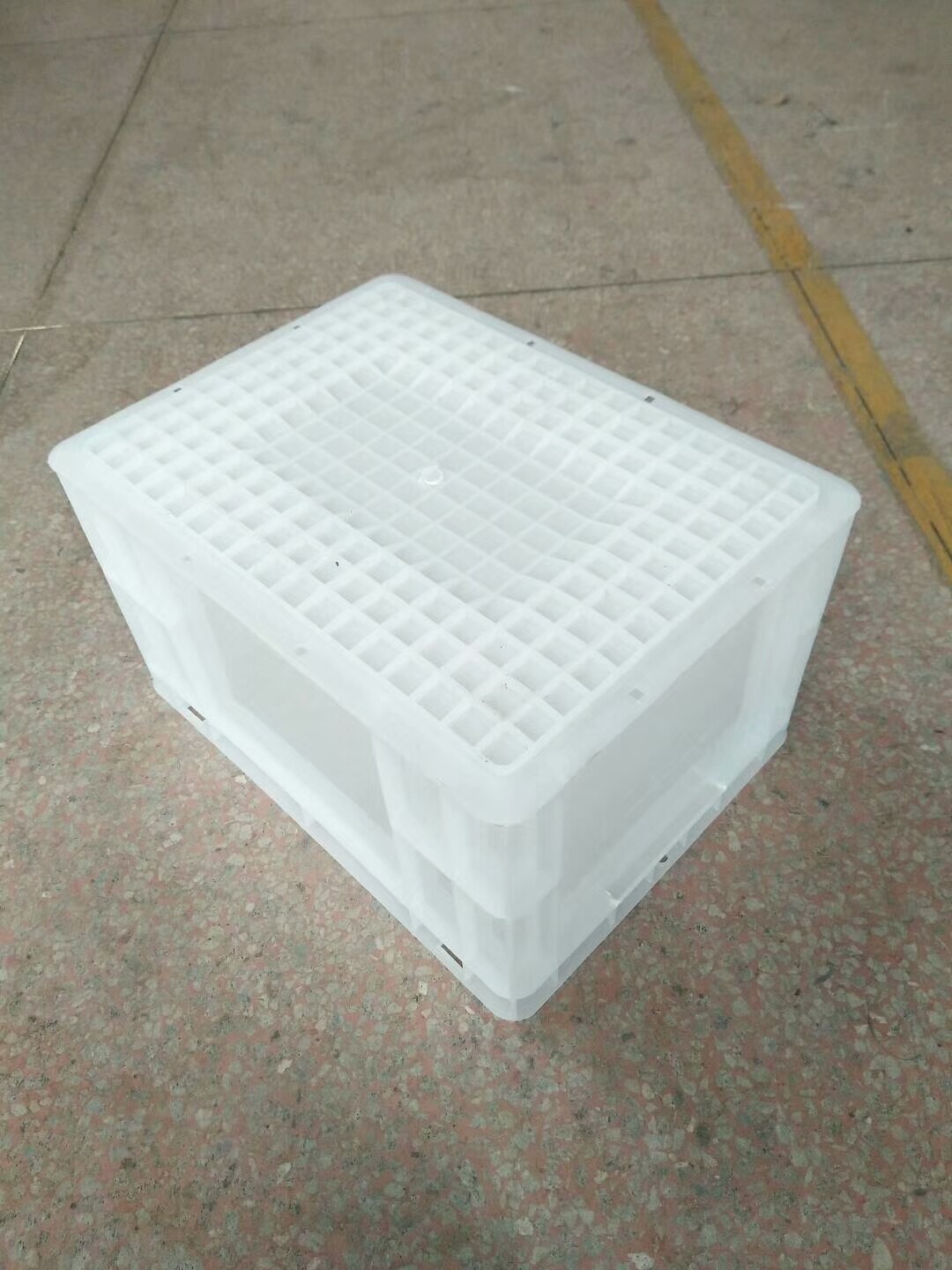 15kg Loading Capacity Virgin Polyethylene Euro Containers 400*300 mm Conveyor Light Storage