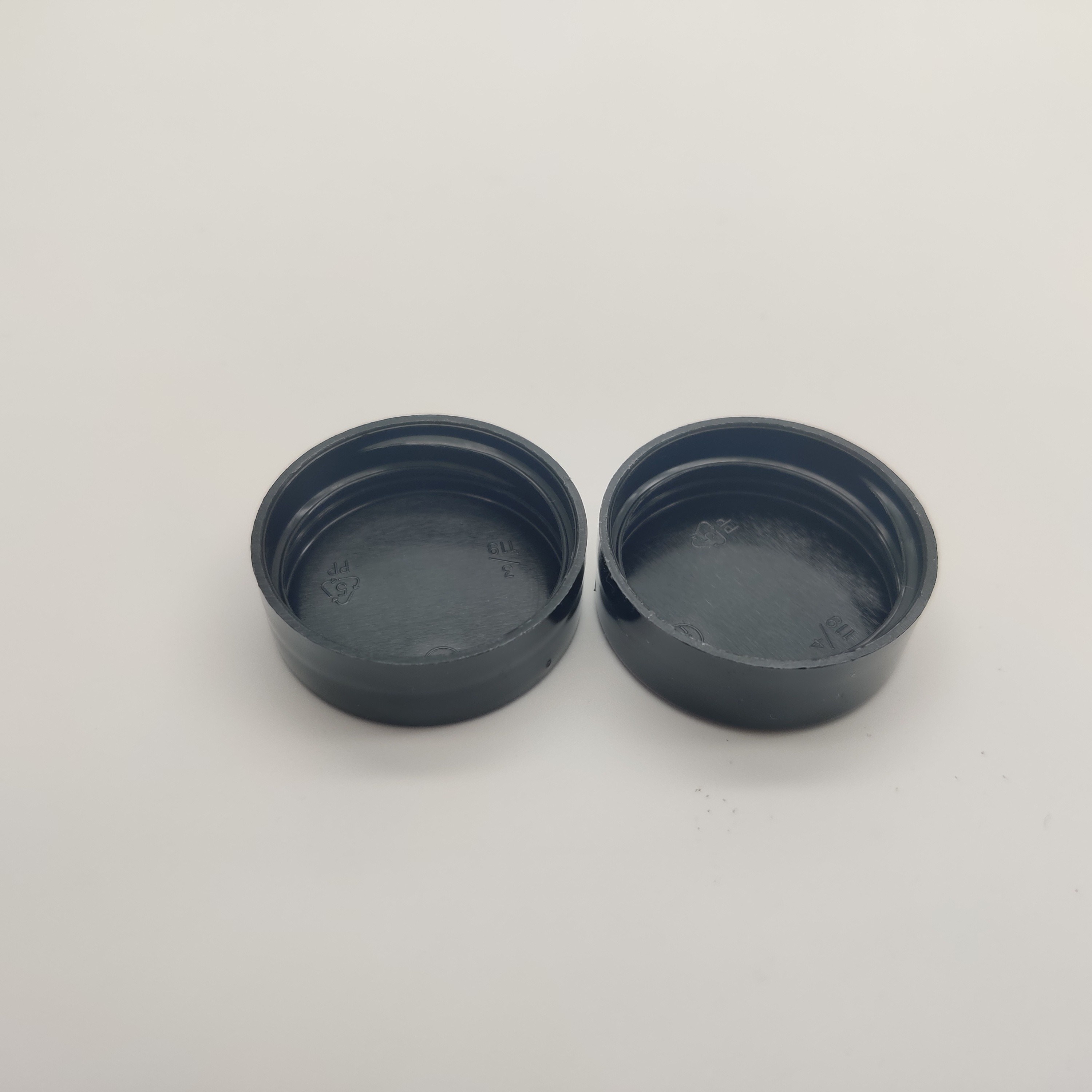 32mm Cracks Impact Plastic Screw Cap , 32/400 Plastic Bottles Disc Top Caps