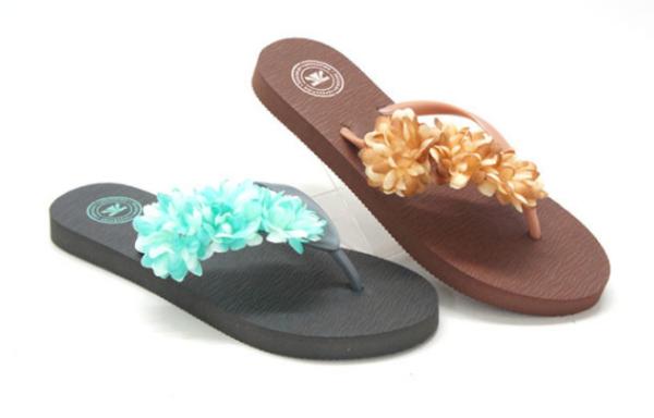 Buy cheap Latest Rubber Flower Women Flip Flop Lady Beach Slide Slipper from wholesalers