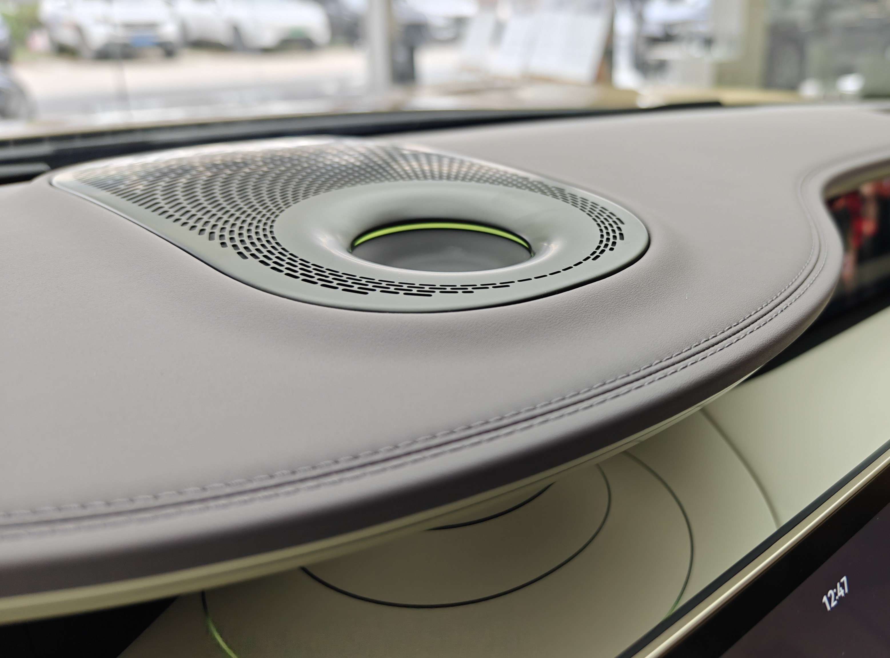 2025 AVATR 12 is a high-end electric sedan in China. It has two modes: Ev and Erev