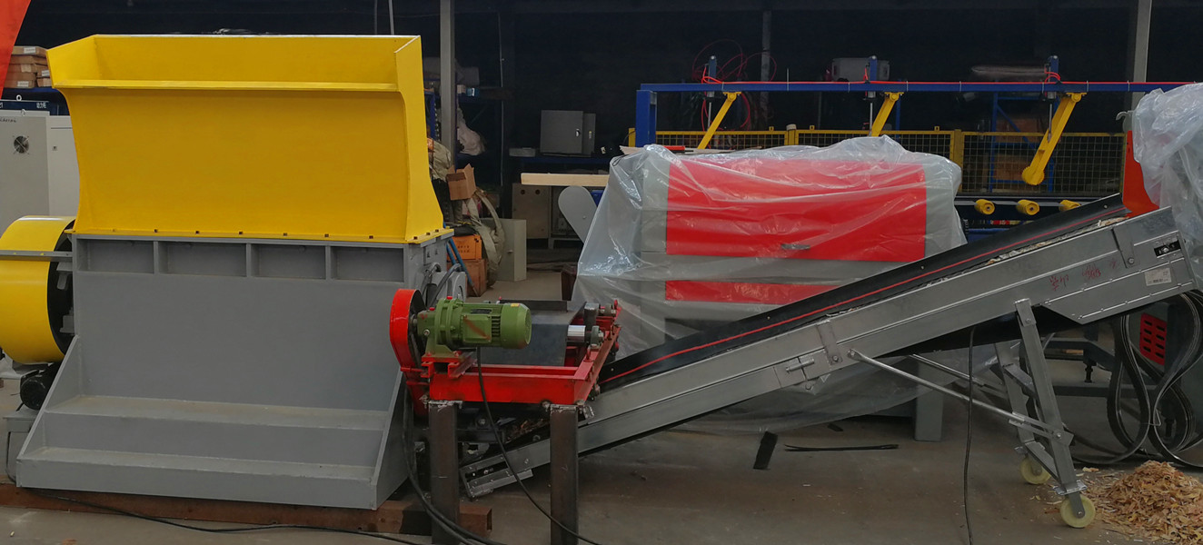 Pallet Grinding Chips Making Machine, Pallet Reclaiming Crusher with magnetic machine