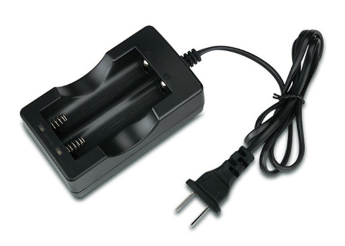 American 2 Slot Battery Charger , 3.7V 500mA 18650 Intelligent Battery Charger