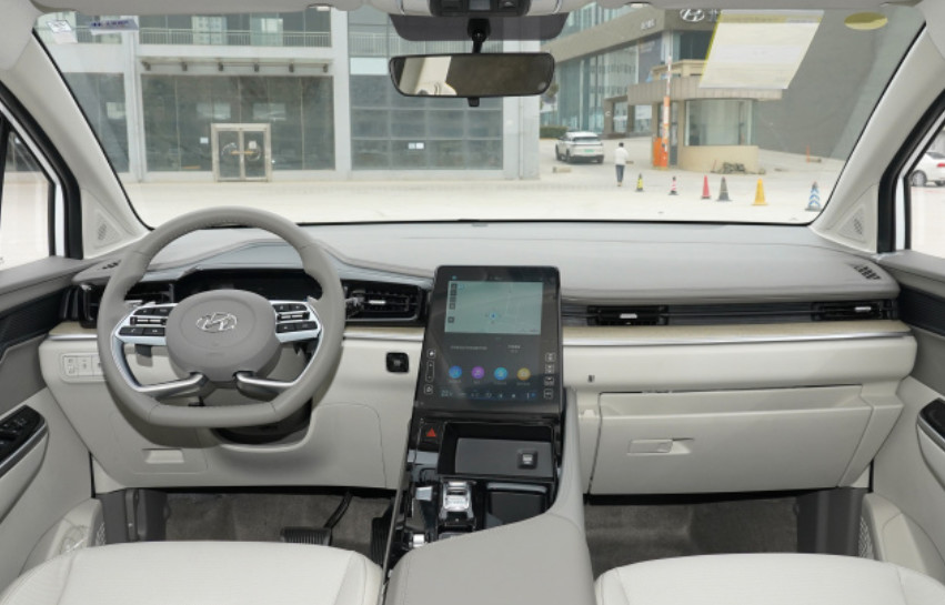Hyundai custo 2021 380TGDi Luxury version Gasoline DLX 5 Door 7 seats MPV