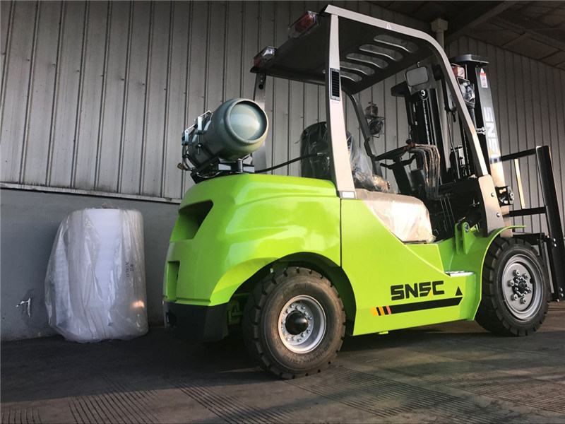 Gasoline Montacargas 3mt LPG Forklifter for Sale