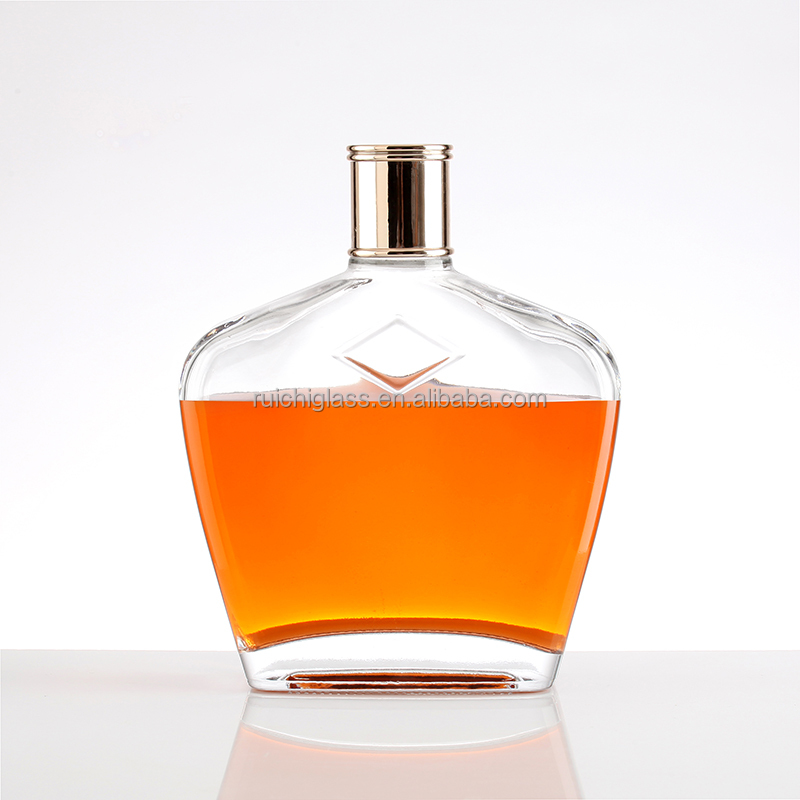Customize Sealing Type 700ml Glass Wine Bottles for Beverage Whiskey Liquor Empty