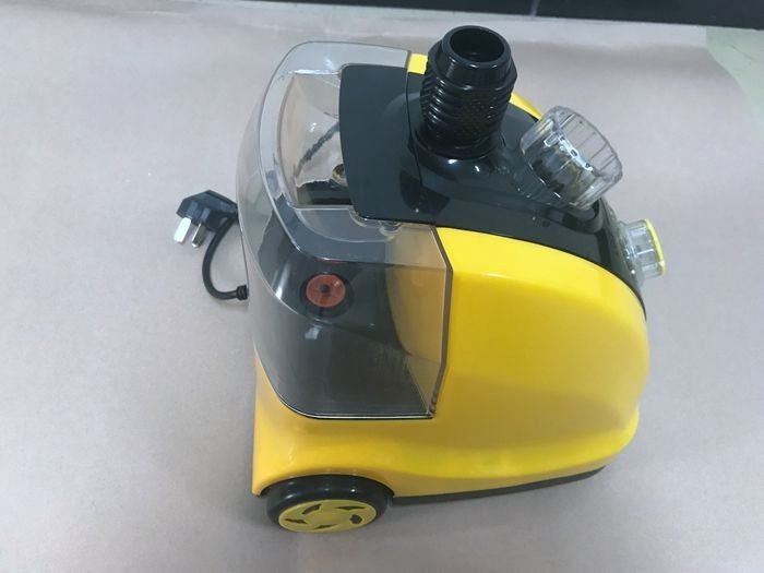 Yellow Clothes Garment Steamer Large Water Tank For Temperature Fuse Protection