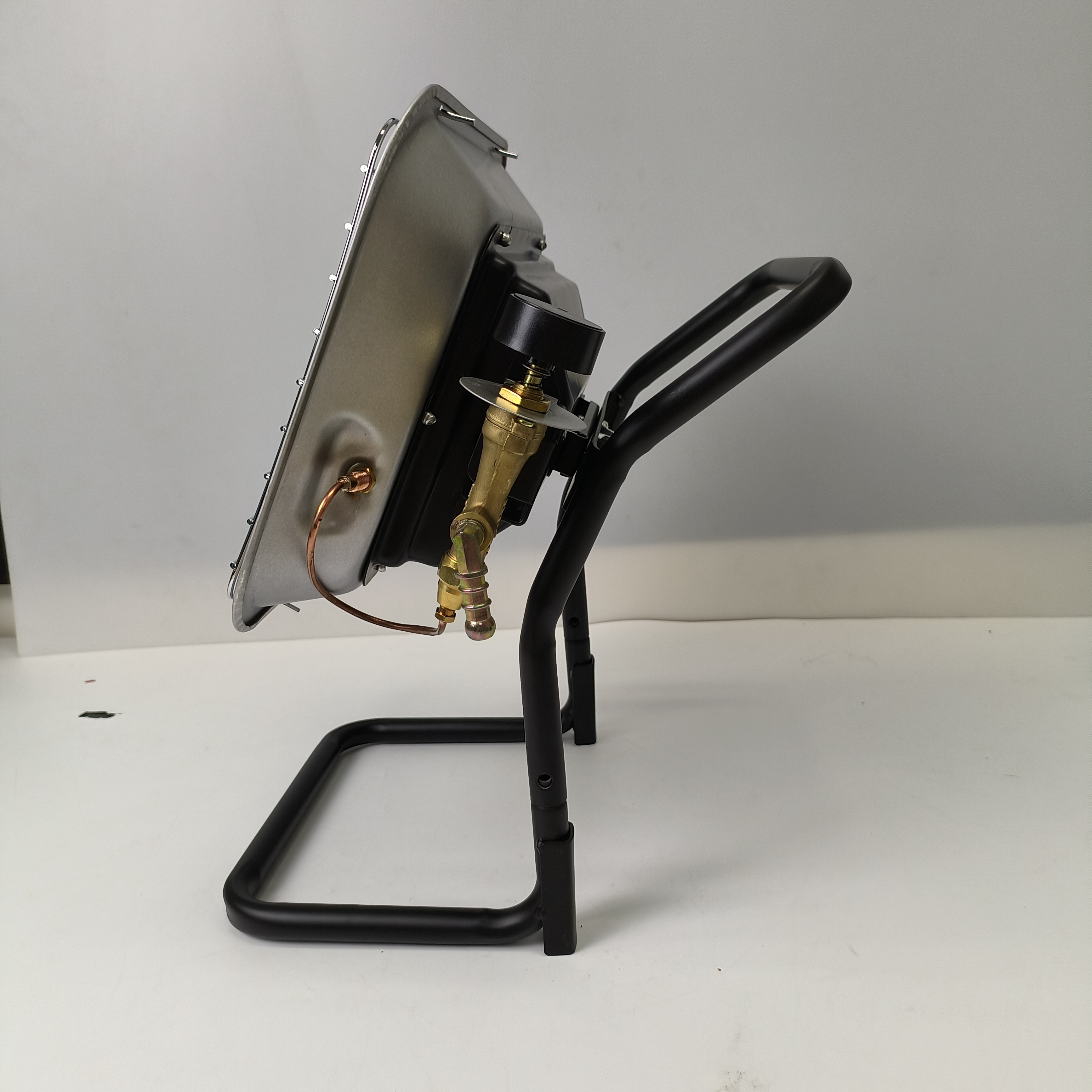 Portable Outdoor Heater 2 Power Settings Thermocouple Safety Device and Elegant Design