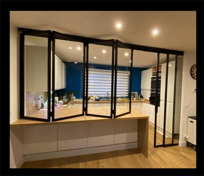 8-Way Seal Bi Folding Windows With High Strength Nylon PA66 Heat Insulation Strip