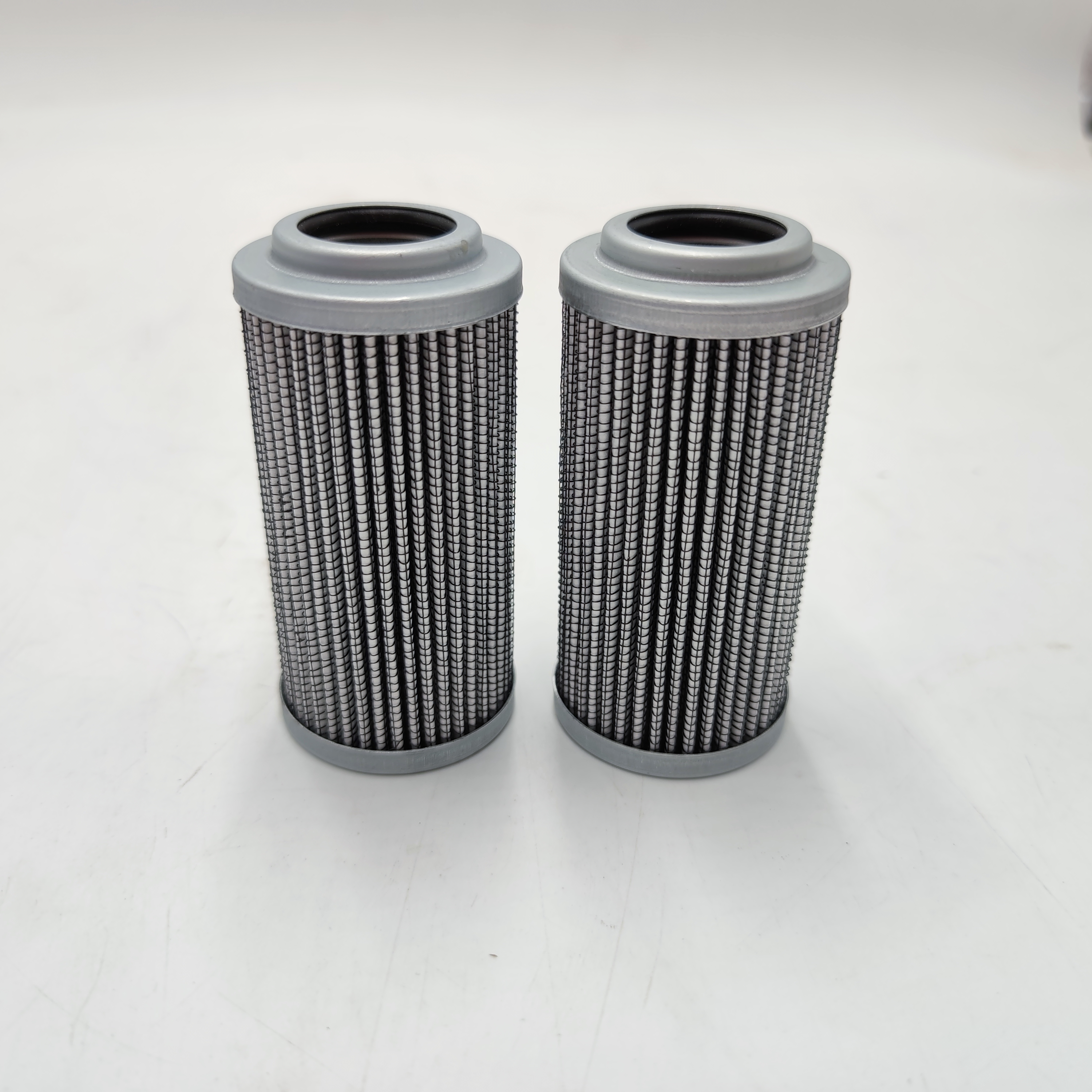 2. Direct Automotive for Construction Machinery Oil Filter 14711981 from Chinese Factories