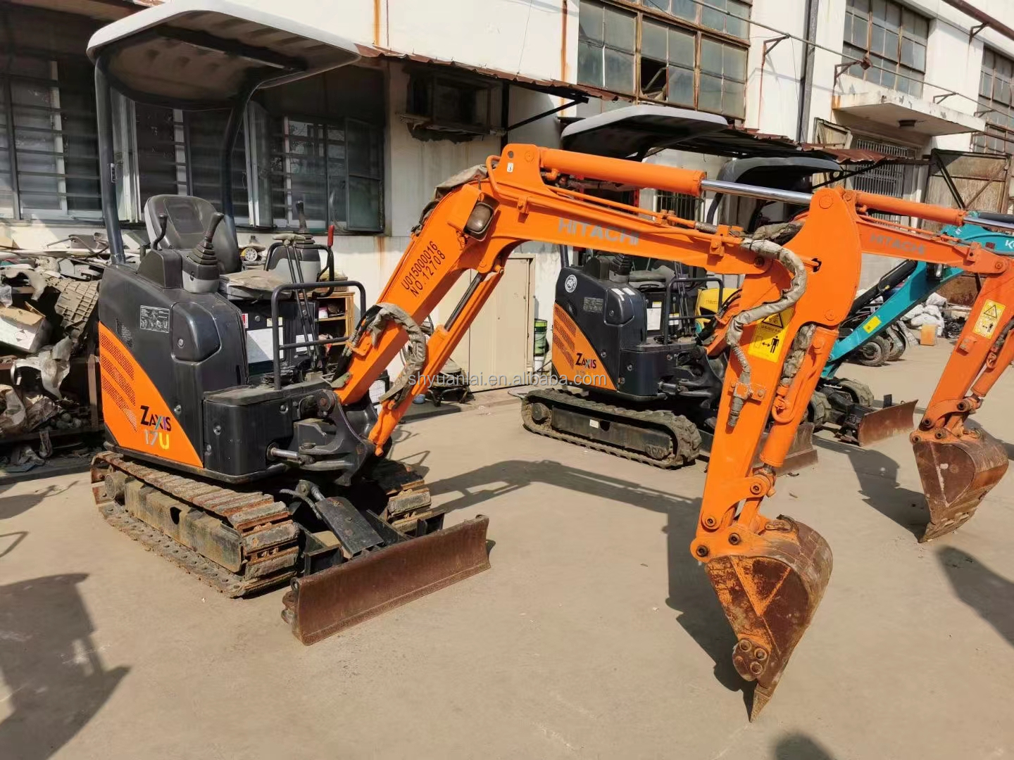 Original Hydraulic Cylinder Second Hand ZX17 Excavator with Superior and Affordable